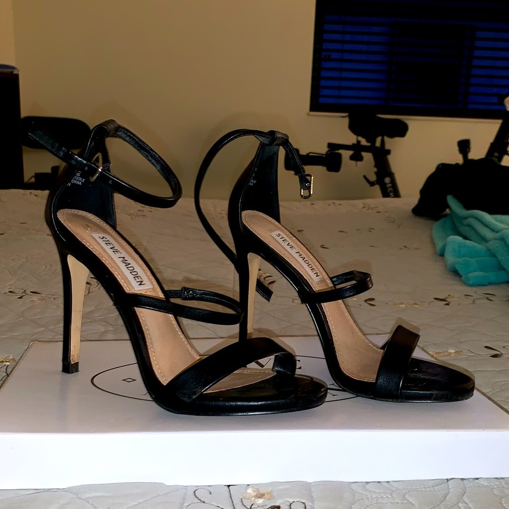 Sheena Black - Steve Madden